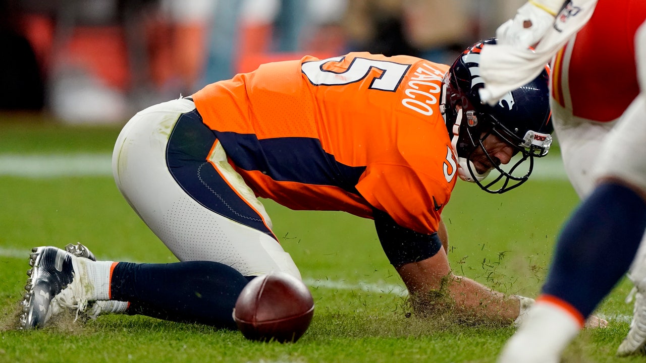 Broncos return to their bungling ways; is rebuild next?